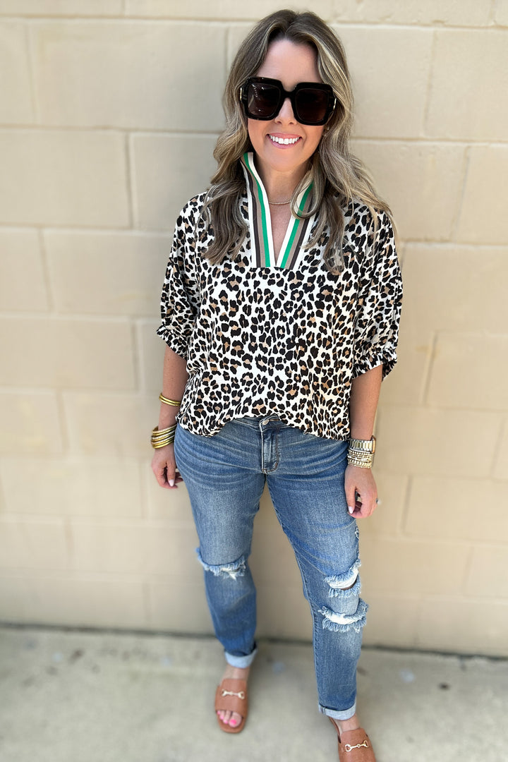 Judy Blue: Mid Rise Cuffed Hem Distressed Boyfriend Jeans