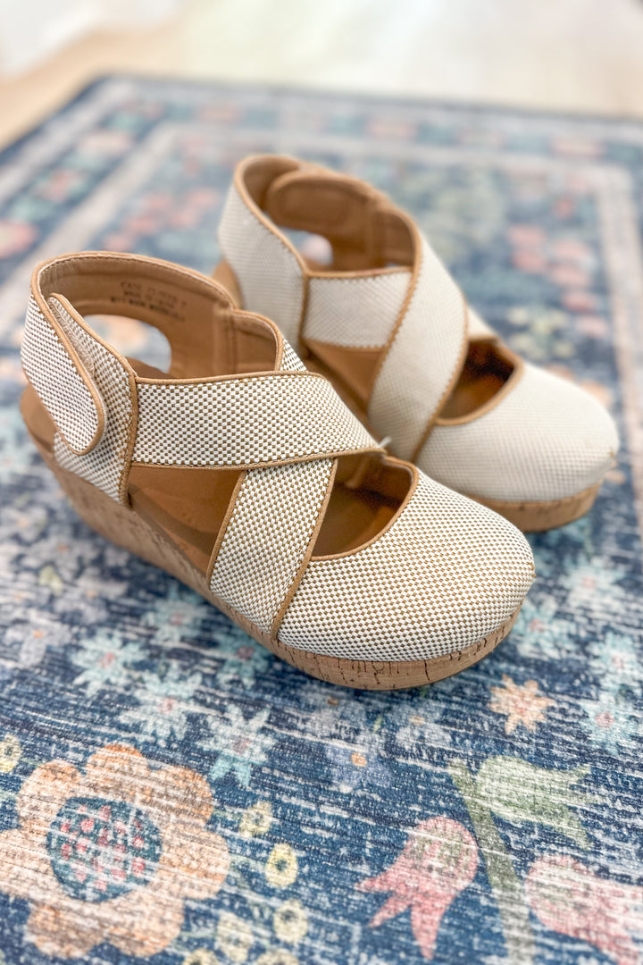 Corky's: Case Closed Wedge - Camel