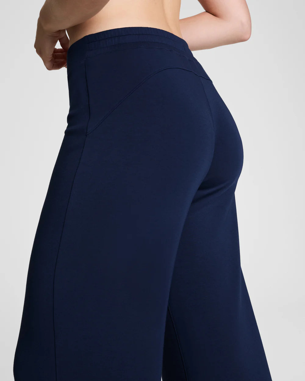SPANX: AirEssentials® Wide Leg Pant - Timeless Navy