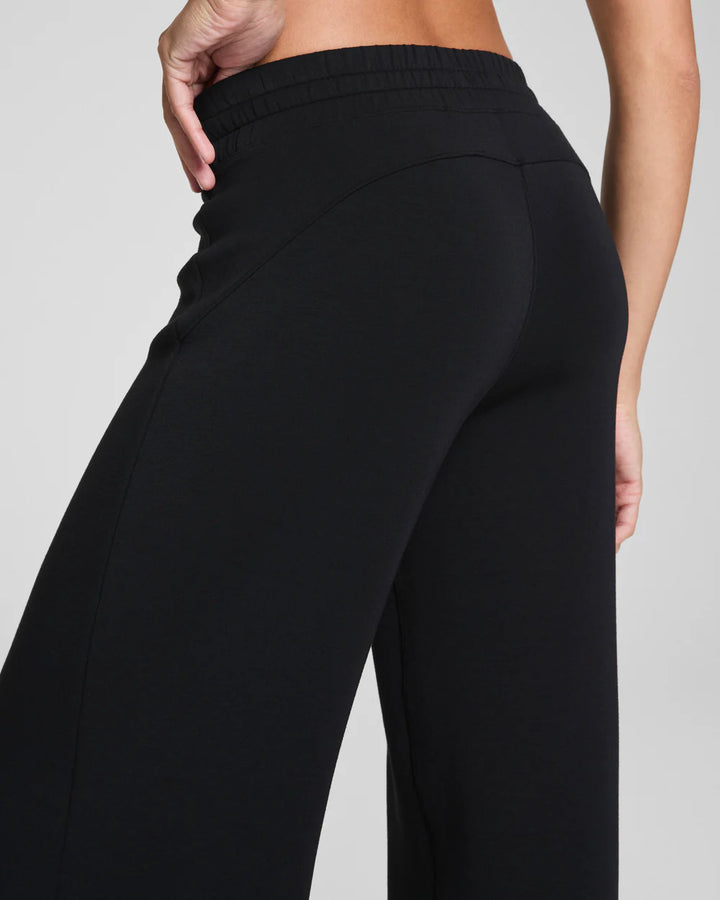 SPANX: AirEssentials® Wide Leg Pant - Very Black