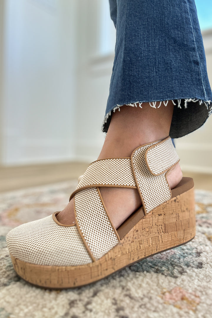 Corky's: Case Closed Wedge - Camel