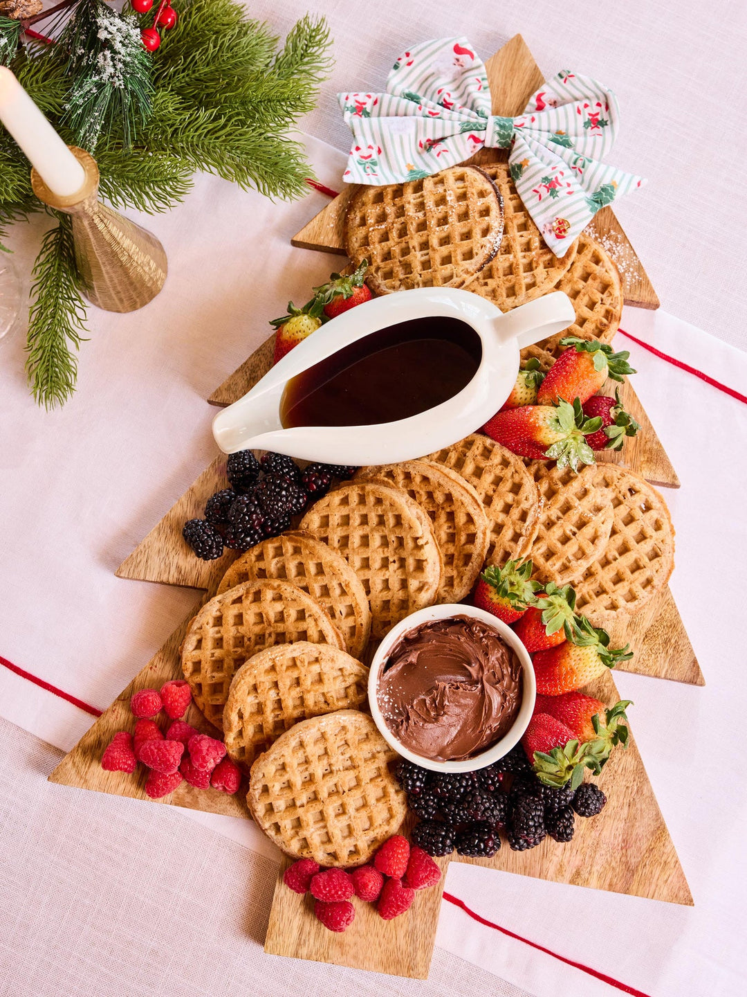 Magnetic Bow Peppermint Pine