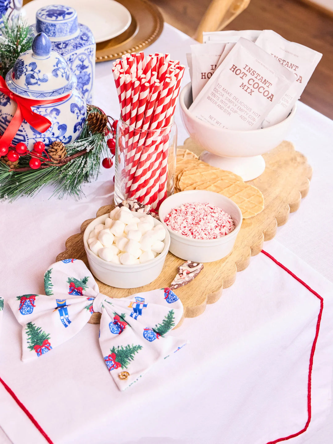 Magnetic Bow Merry Marchers