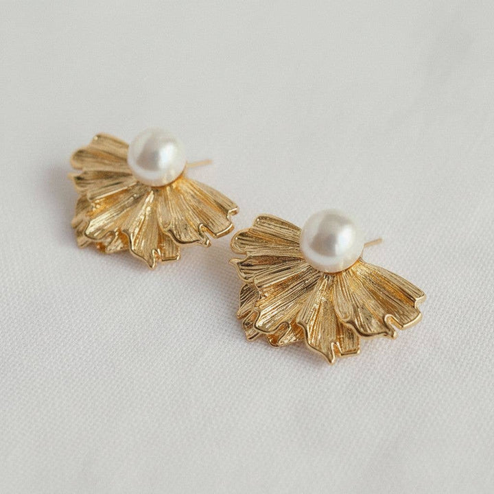 Freshwater Pearl Flower Stud Earrings - B Social Boutique