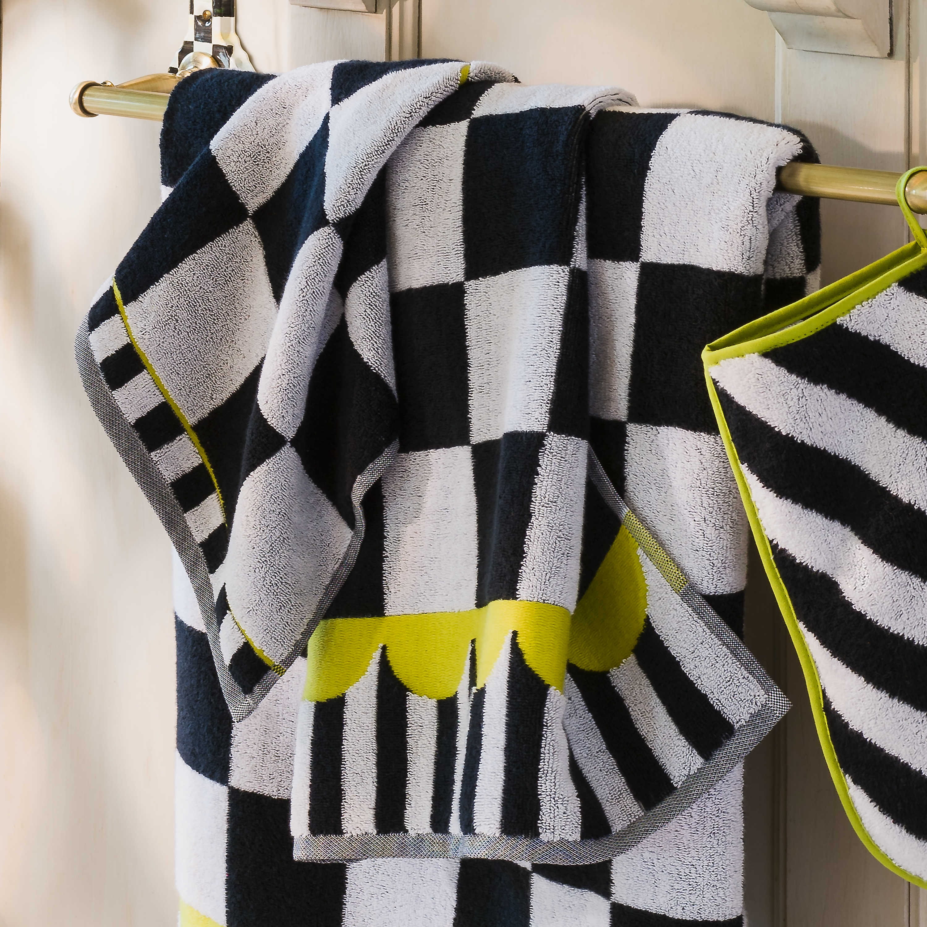 MacKenzie Childs: Courtly Check Hand Towel