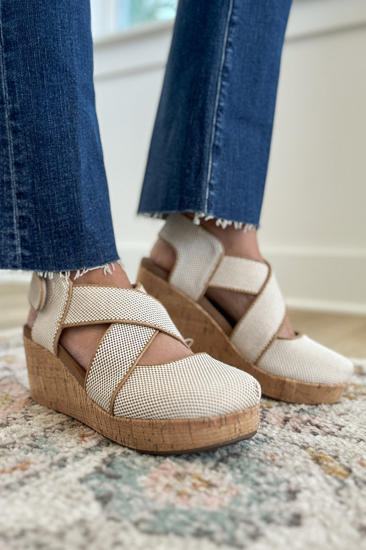 Corky's: Case Closed Wedge - Camel