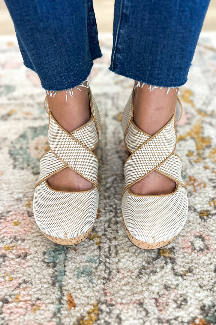 Corky's: Case Closed Wedge - Camel