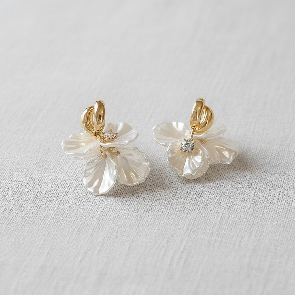 Shell Flower Stud Earrings with Zirconia