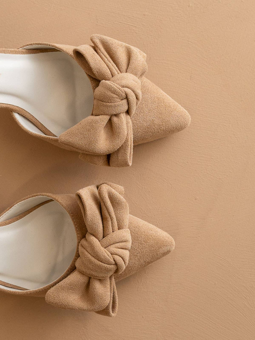 The Jane Pointed Toe Bow Kitten Heel: SAND