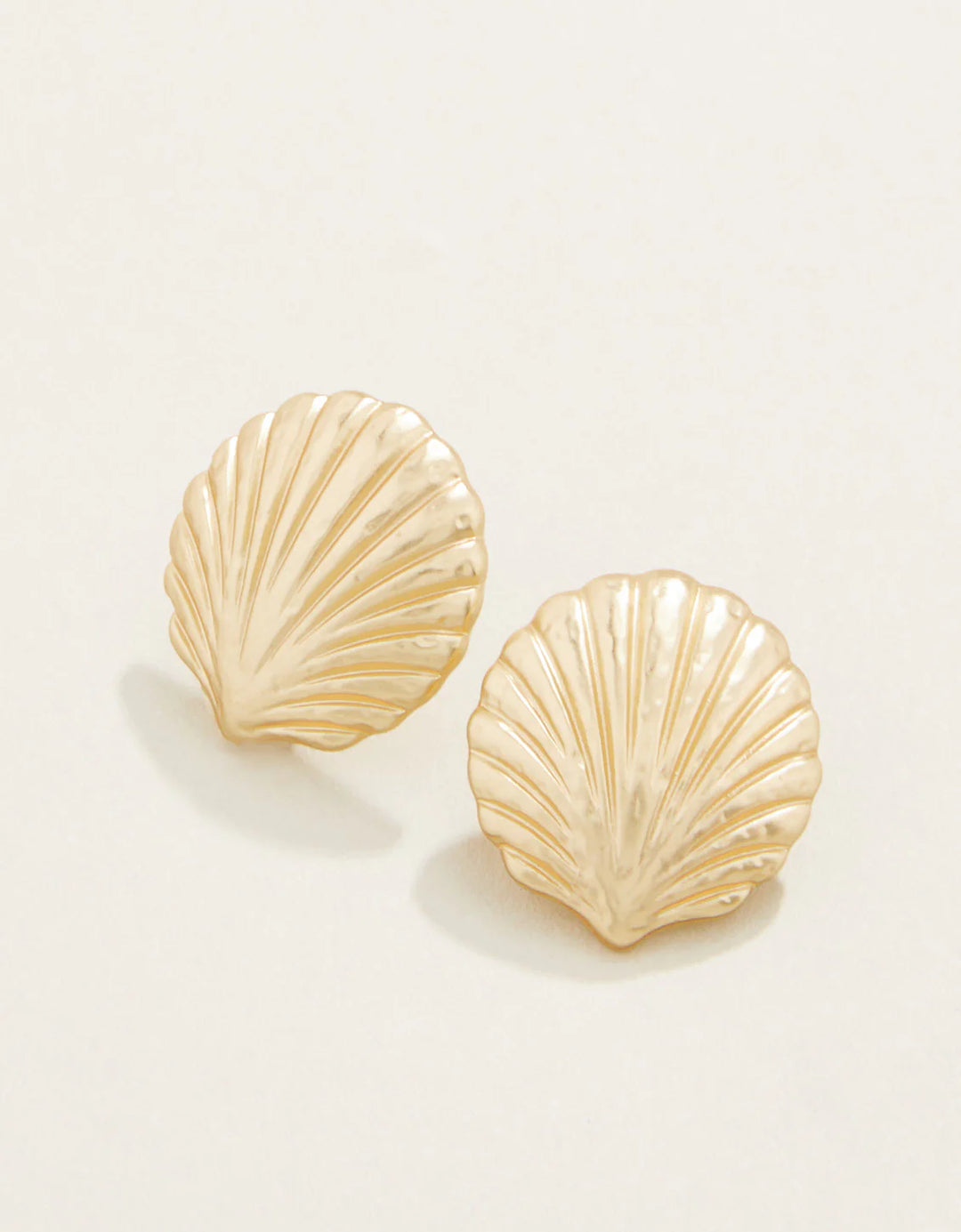 Spartina 449: Shello Stud Earrings Gold