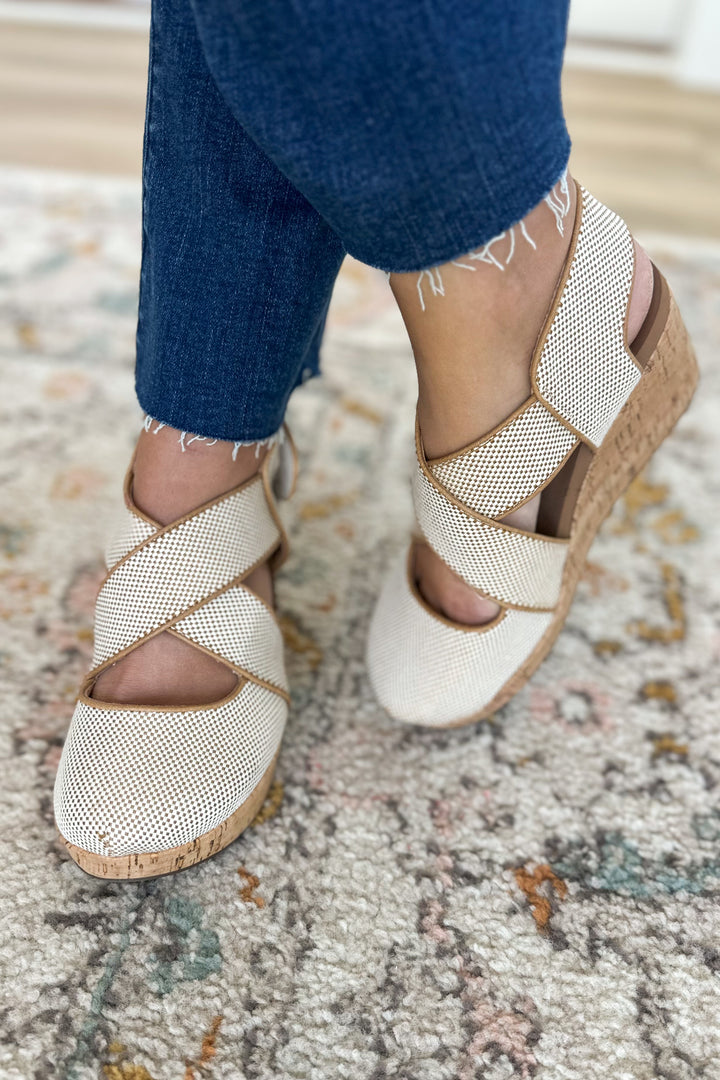 Corky's: Case Closed Wedge - Camel