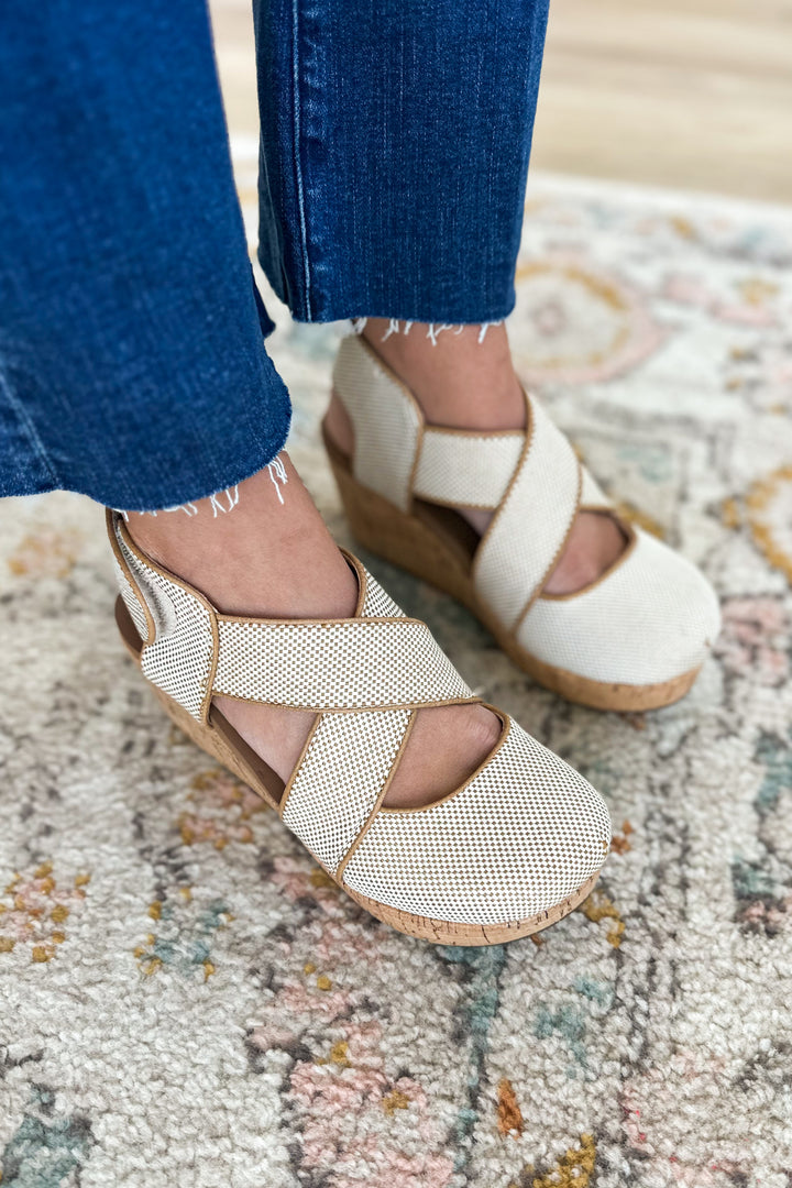 Corky's: Case Closed Wedge - Camel