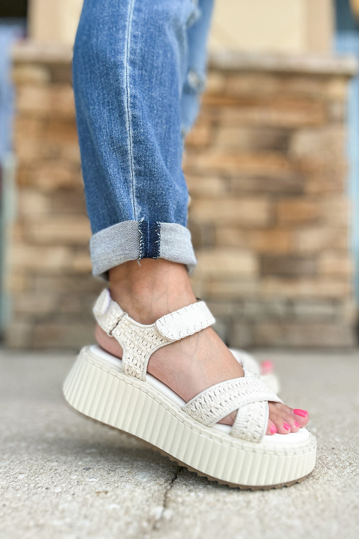 Corkys: Total Catch Wedge - White