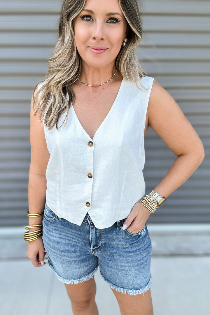 Judy Blue: High Wasted Fray Shorts