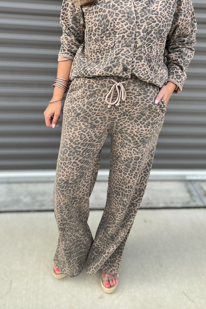 Z Supply: Hunter leopard Knit Pant Desert Tan