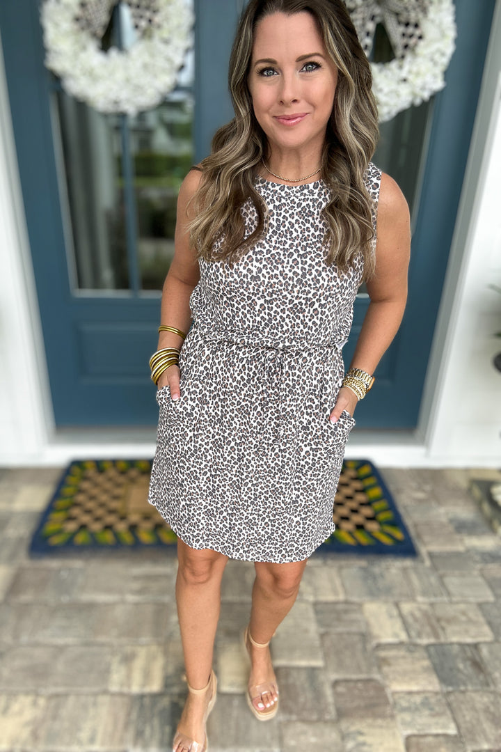 Duuuval Leopard Print Sleeveless Dress
