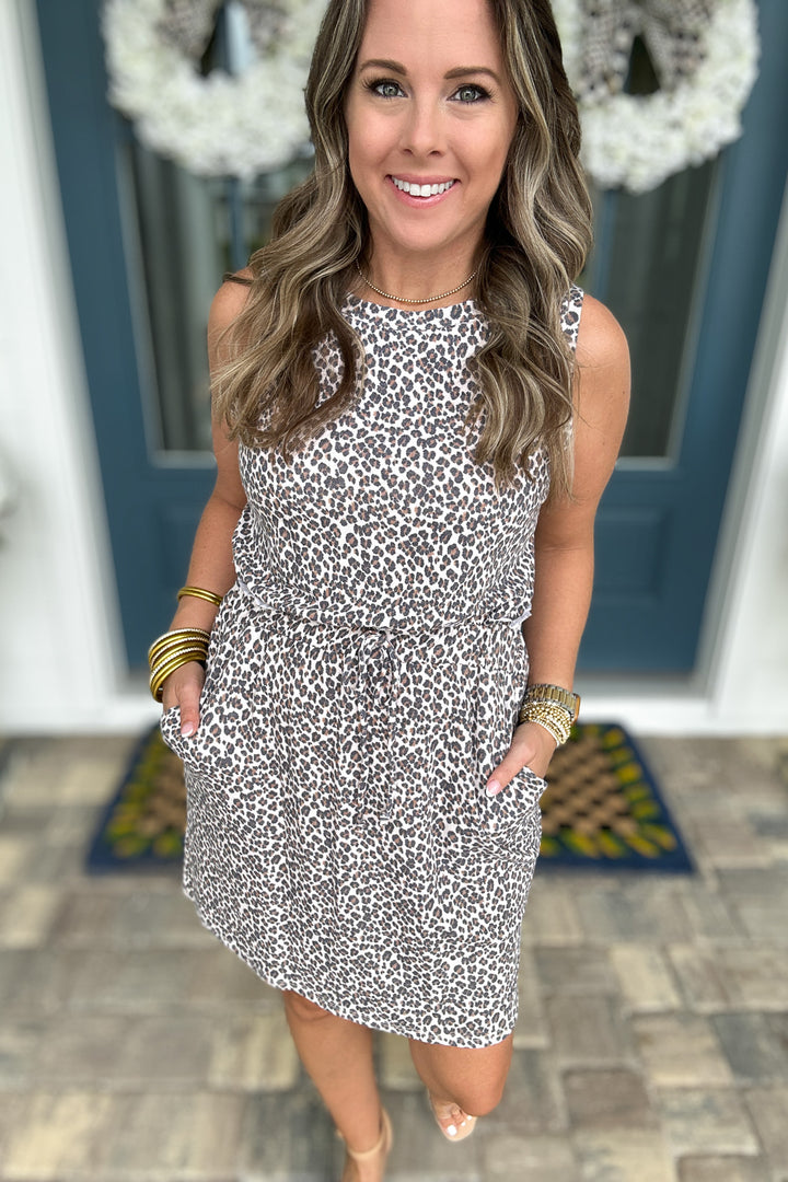 Duuuval Leopard Print Sleeveless Dress