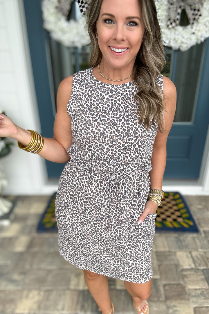 Duuuval Leopard Print Sleeveless Dress