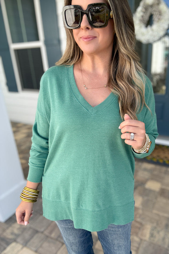 Z Supply: Modern V-Neck Weekender - Botanical Green