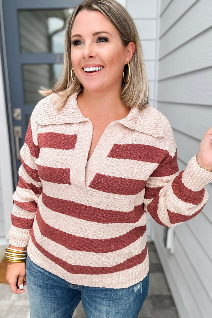 WIDE STRIPED POPCORN SWEATER - RED BROWN