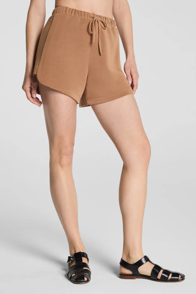 SPANX AirEssentials®: Sandwashed Short, 5"- Maplewood