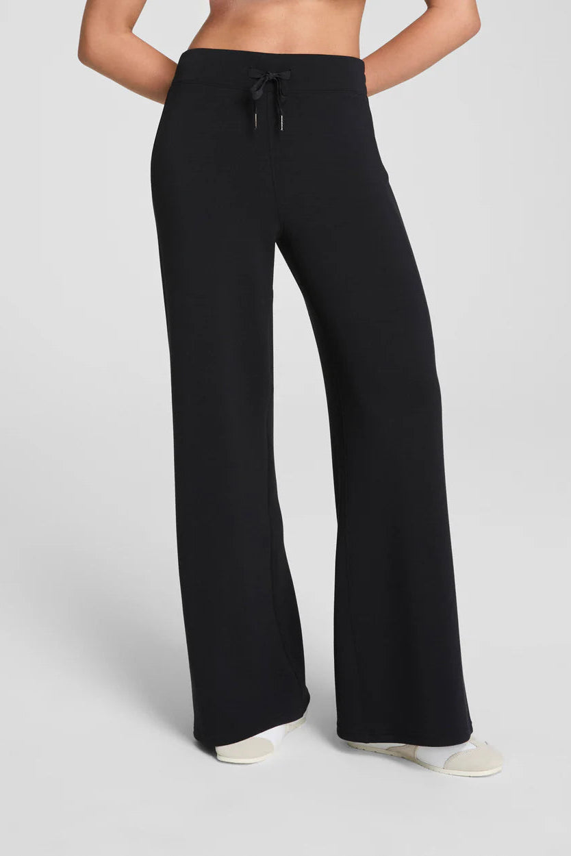 SPANX: AirEssentials® Wide Leg Pant - Very Black