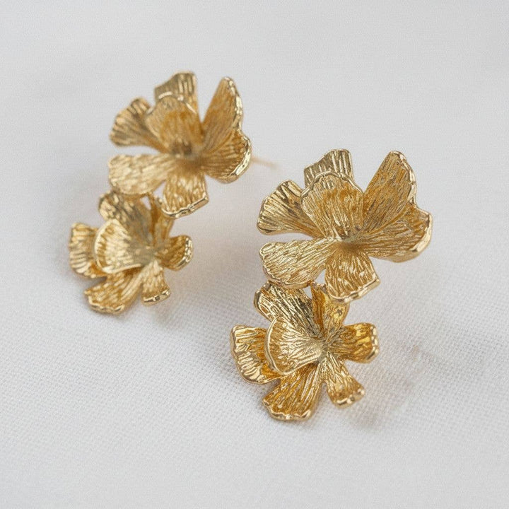 Artistic Floral Drop Earrings with Vintage Charm