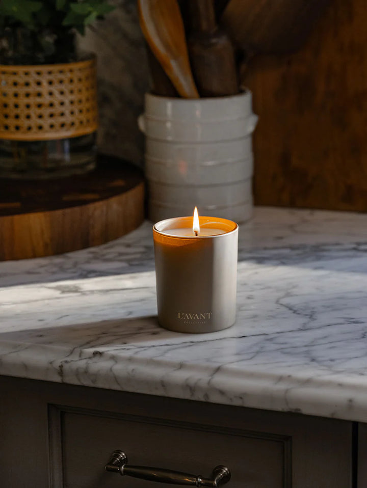 L'AVANT Collective: Candle Ambre Santal 8oz