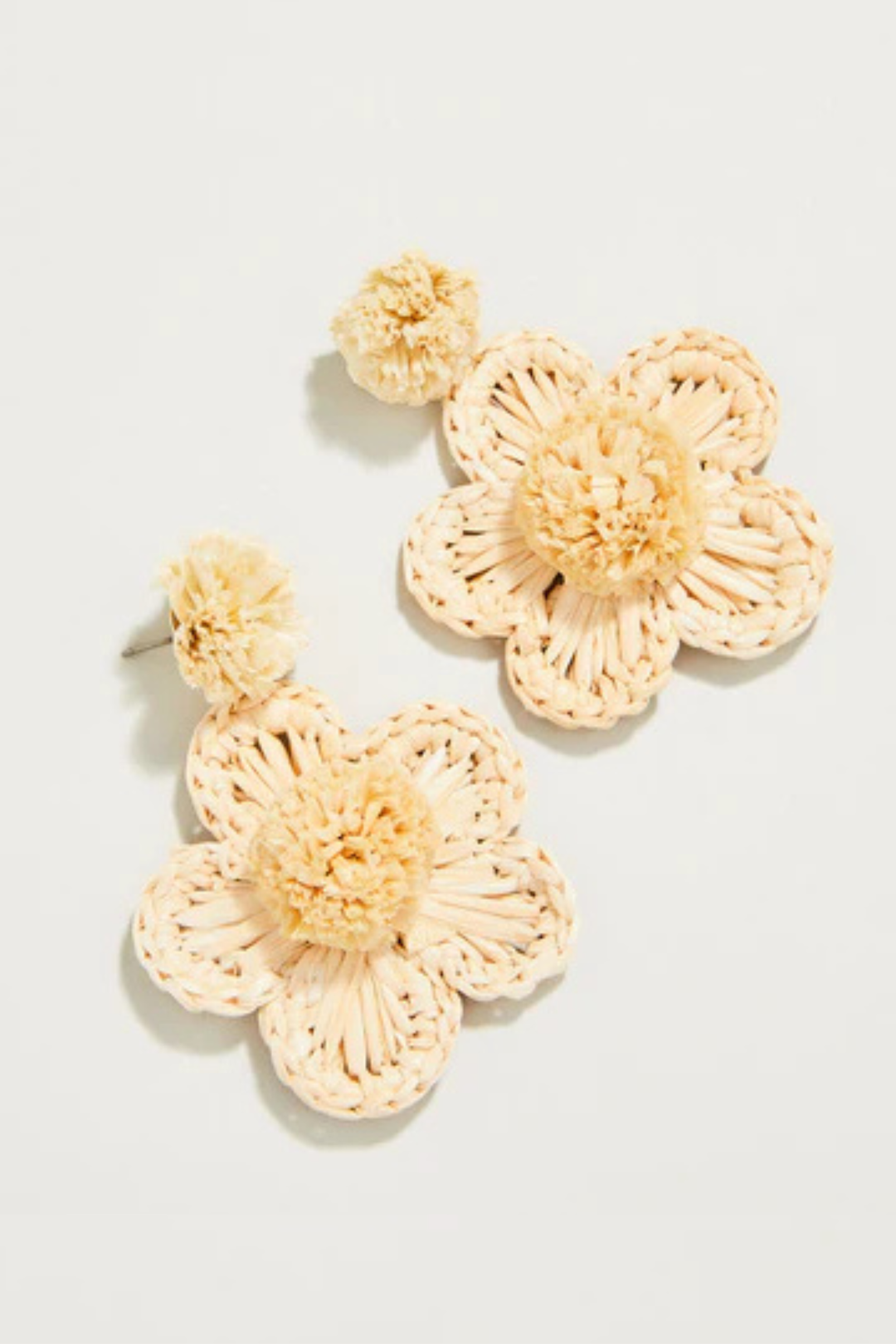 Spartina 449: Crochet Flower Earrings - Natural