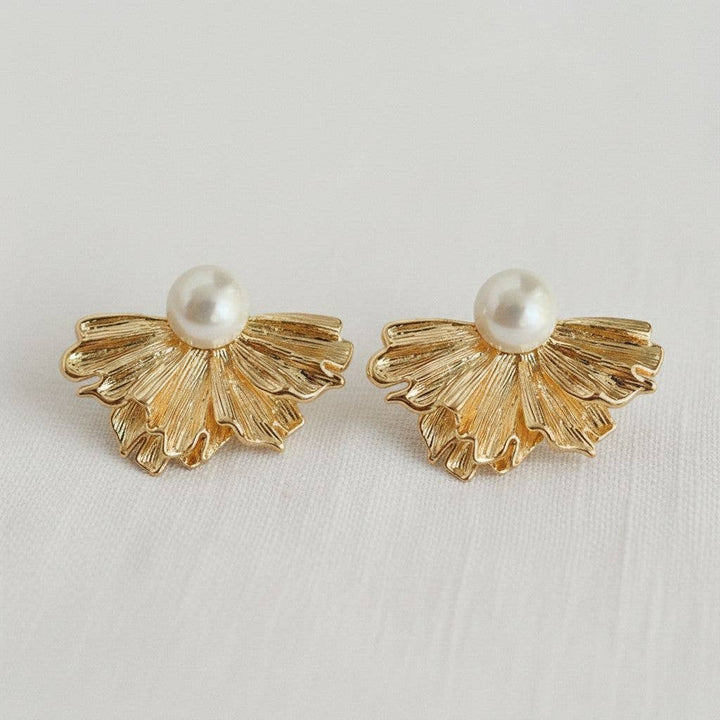 Freshwater Pearl Flower Stud Earrings - B Social Boutique