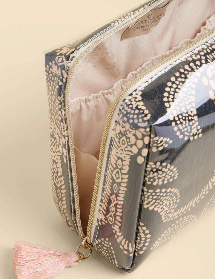 Spartina 449: Large Cosmetic Pouch Bridge Street: Palms Black - B Social Boutique