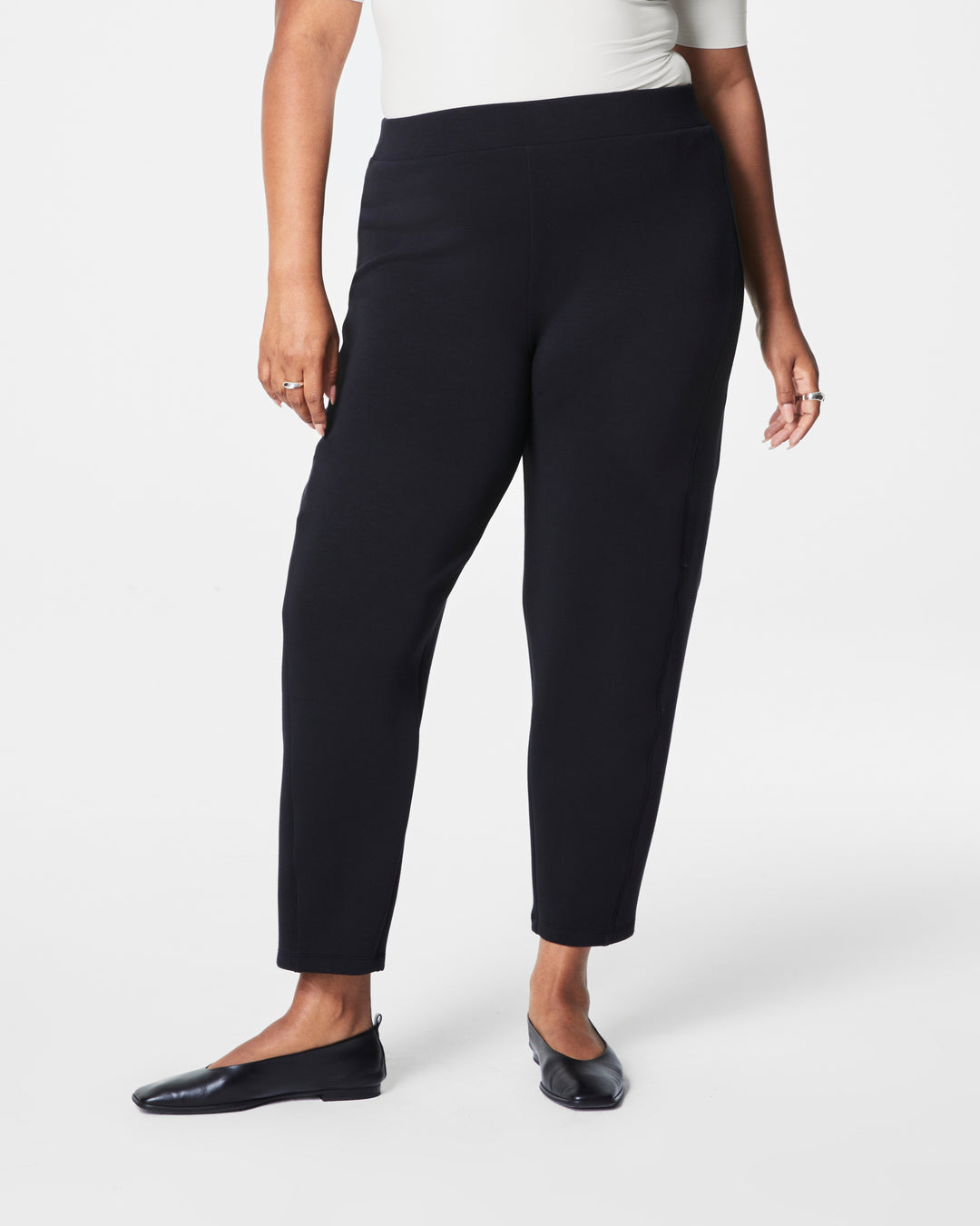 Spanx: Airessentials BARREL PANT - VERY BLACK B Social Boutique Spanx: Airessentials BARREL PANT - VERY BLACK B Social Boutique