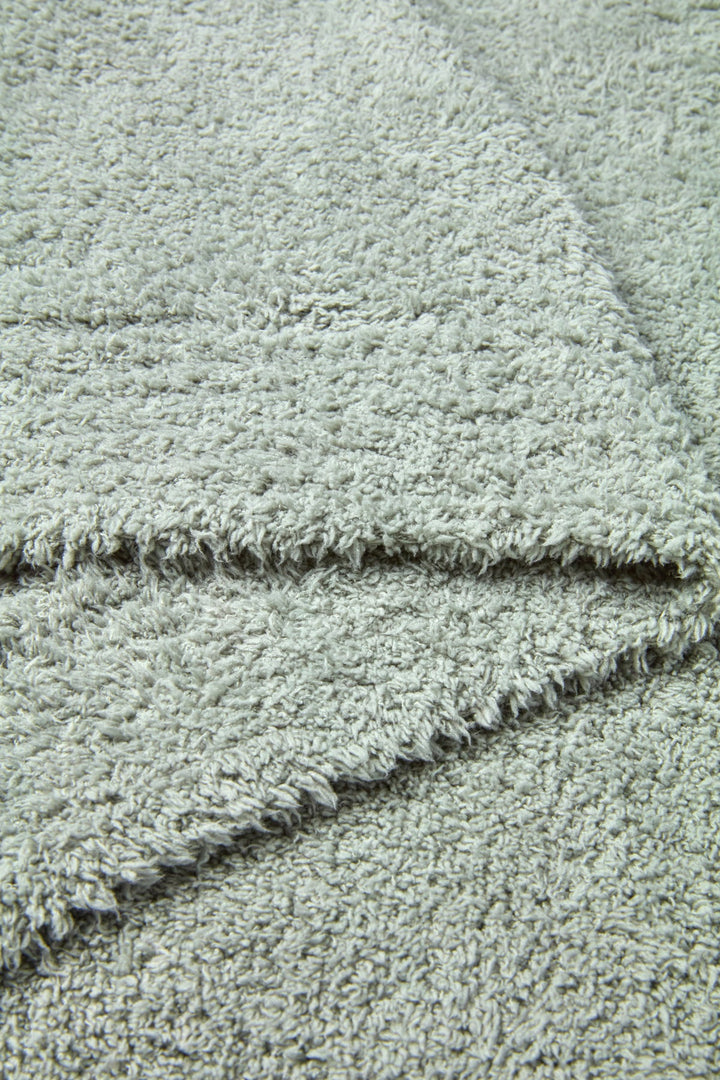 Barefoot Dreams: CozyChic® Throw - Wave